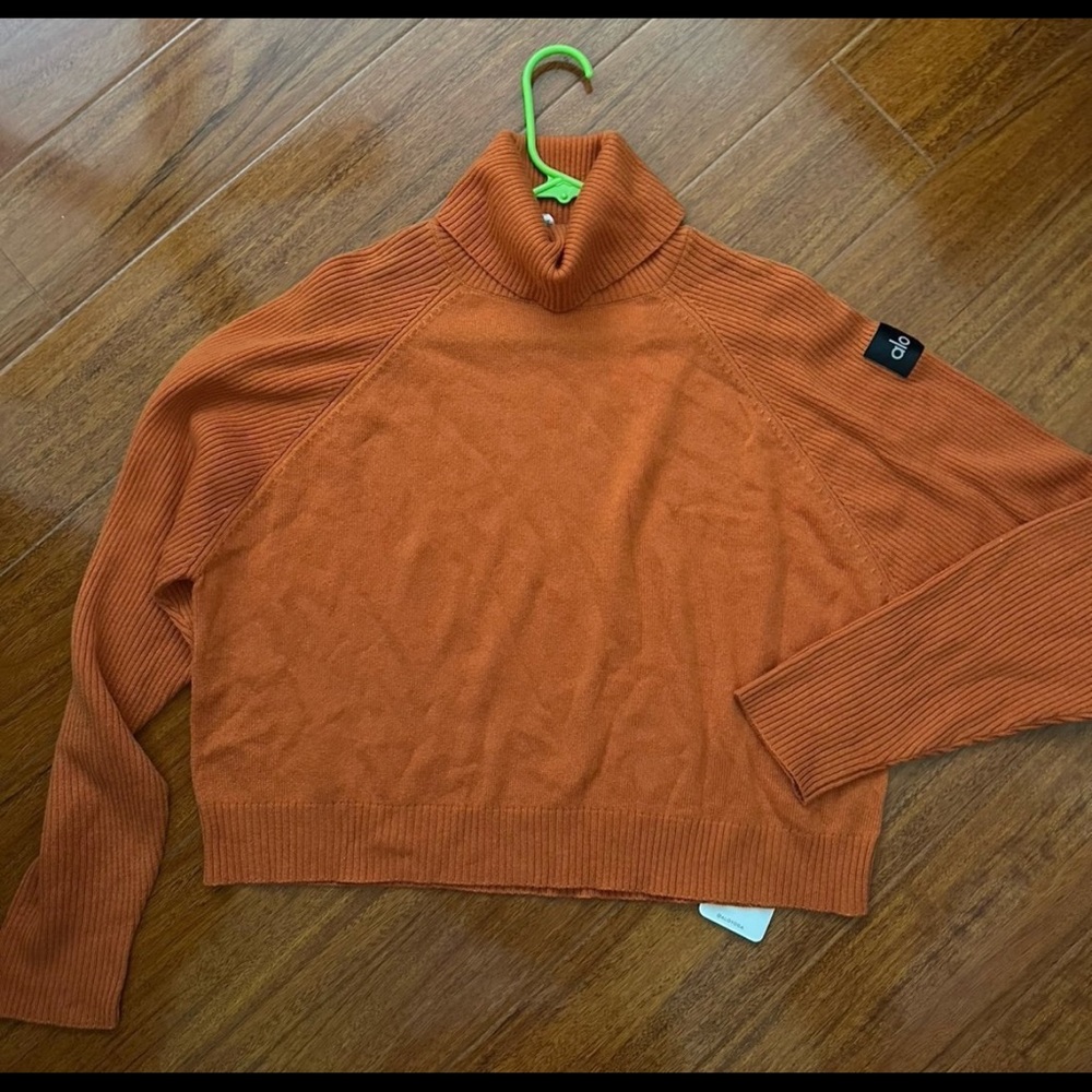 NWT Alo cashmere Sweater for women in pumpkin spice Sz:S